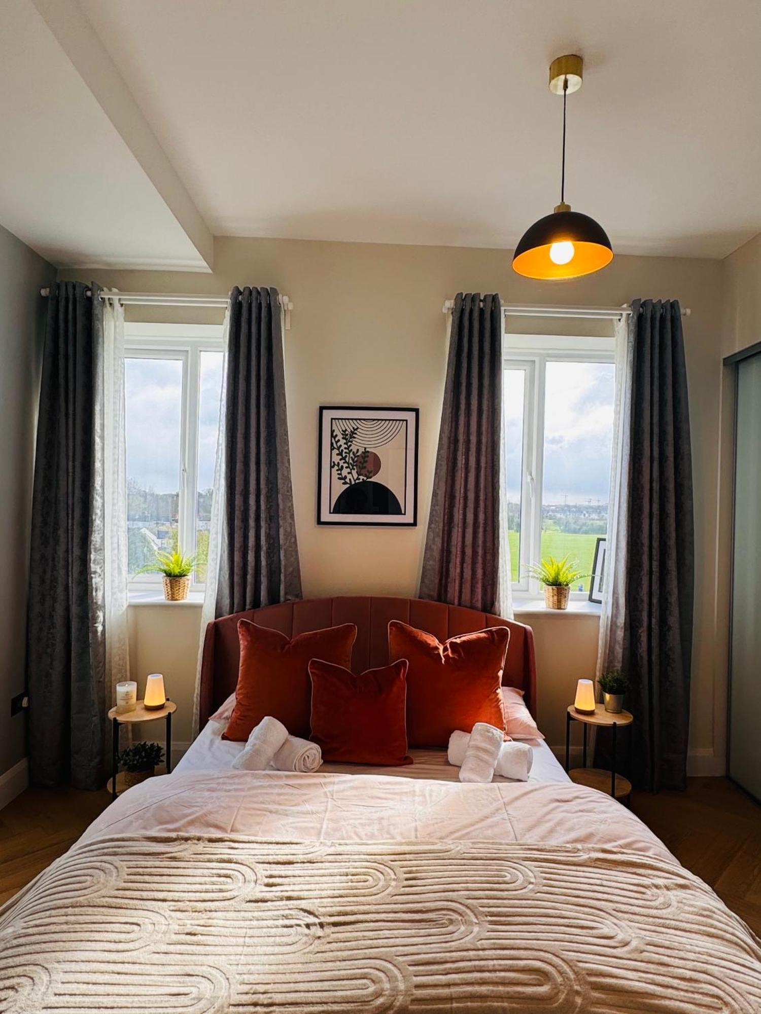 Finnstown Hall- Private Room In Shared Apartment With The Host Дублин Экстерьер фото